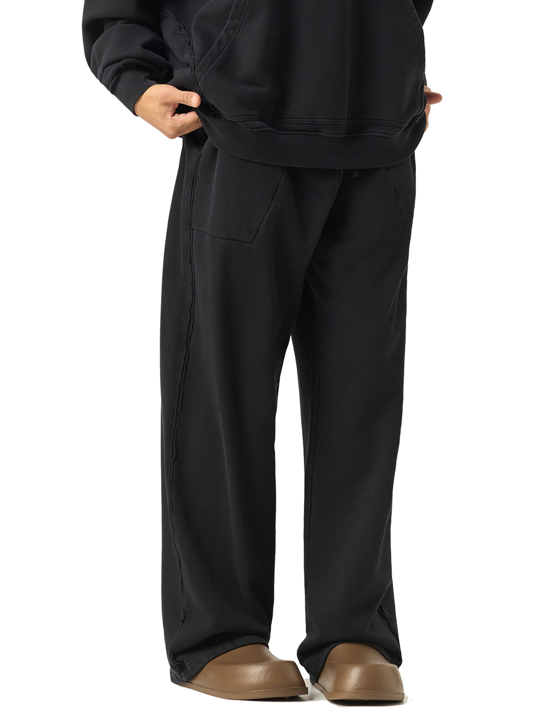 ARVIA Raw-Seam Enzyme Washed Sweatpants