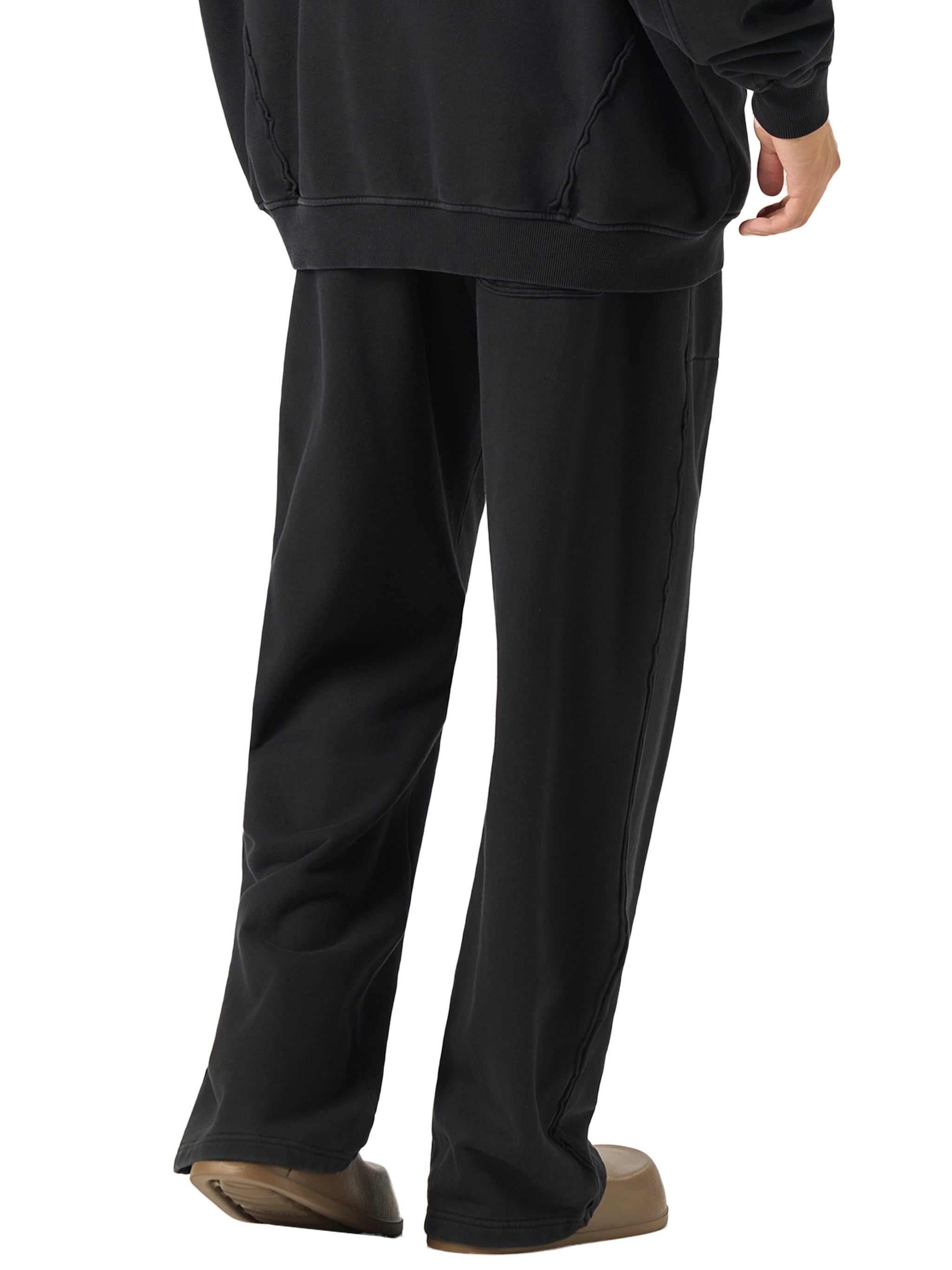 ARVIA Raw-Seam Enzyme Washed Sweatpants
