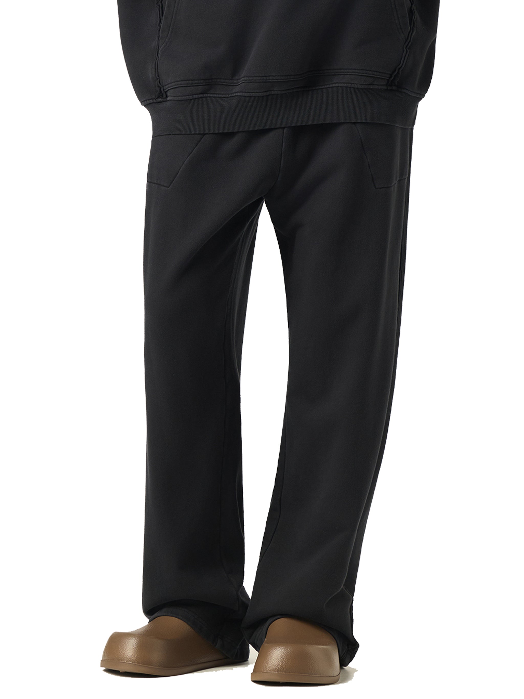 ARVIA Raw-Seam Enzyme Washed Sweatpants
