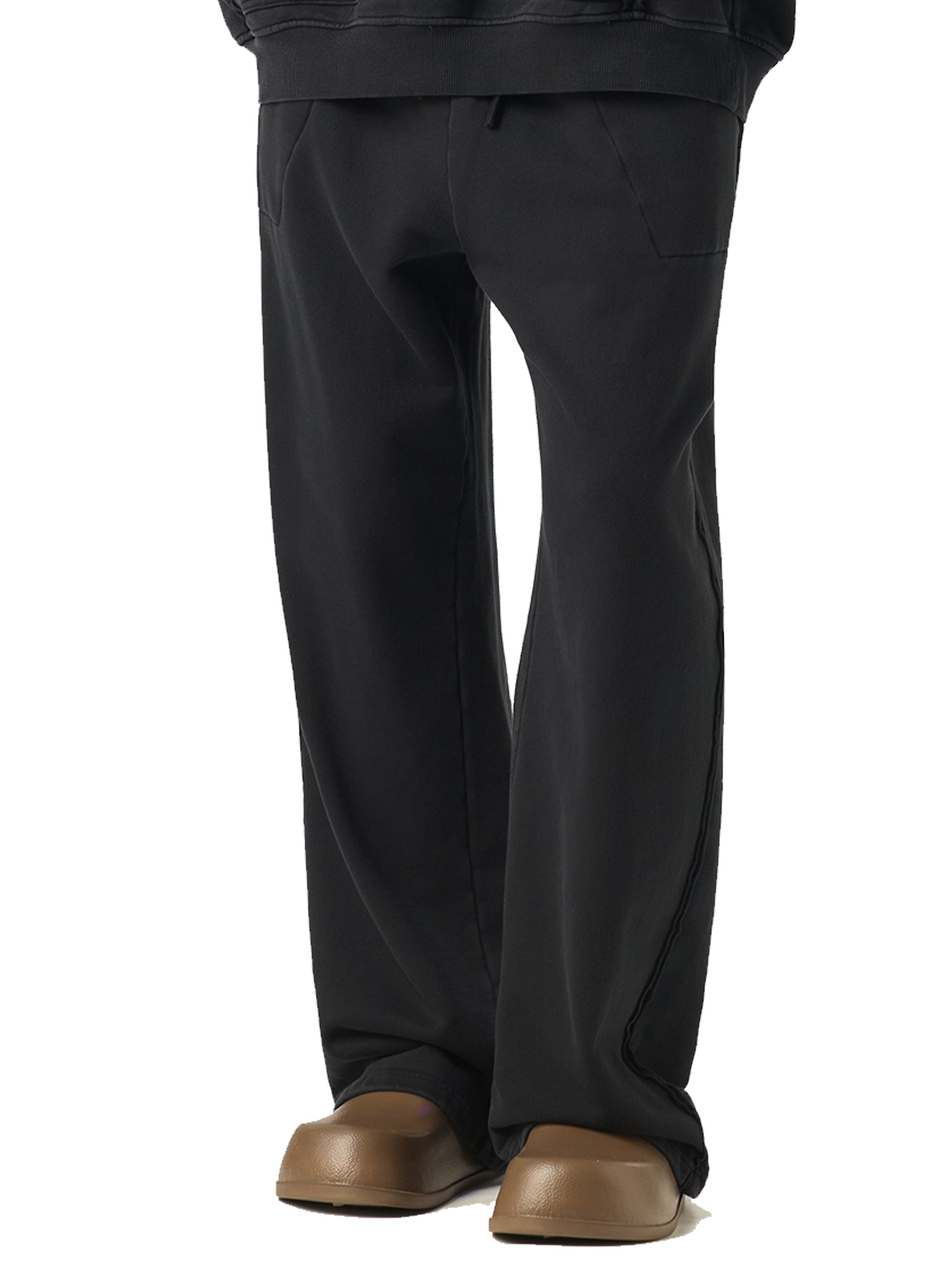ARVIA Raw-Seam Enzyme Washed Sweatpants